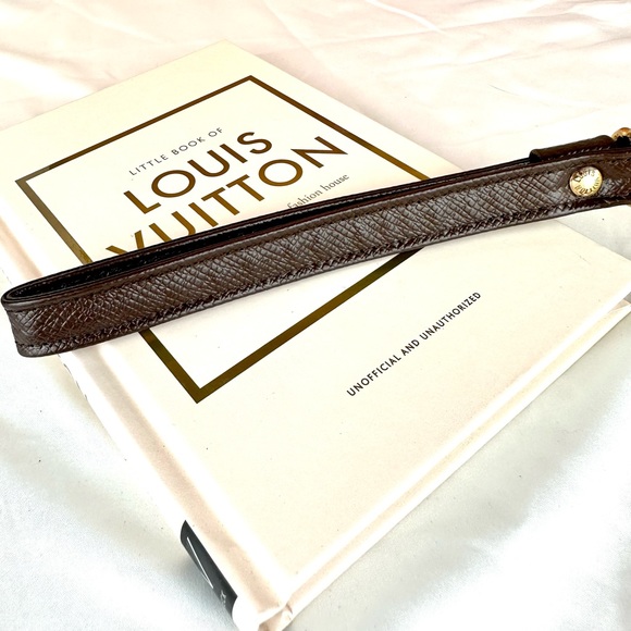Louis Vuitton Brown Taiga Leather Wristlet Strap - Picture 5 of 6